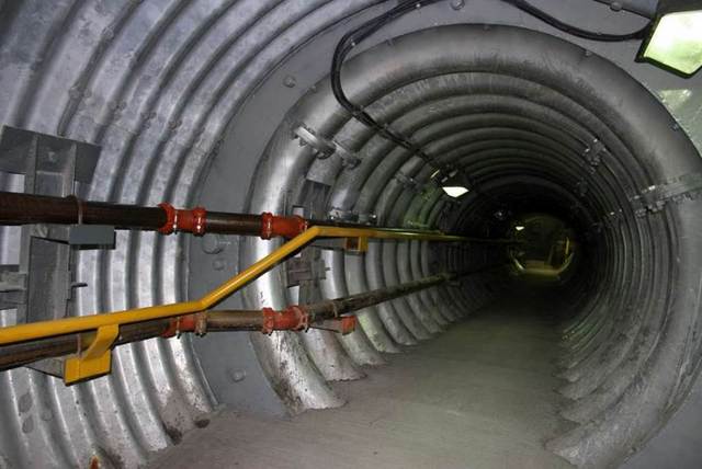 Escapeway with 4-flange structural tunnel liner