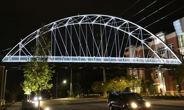 Programmable-LED-lighting-on-Signature-Bridge
